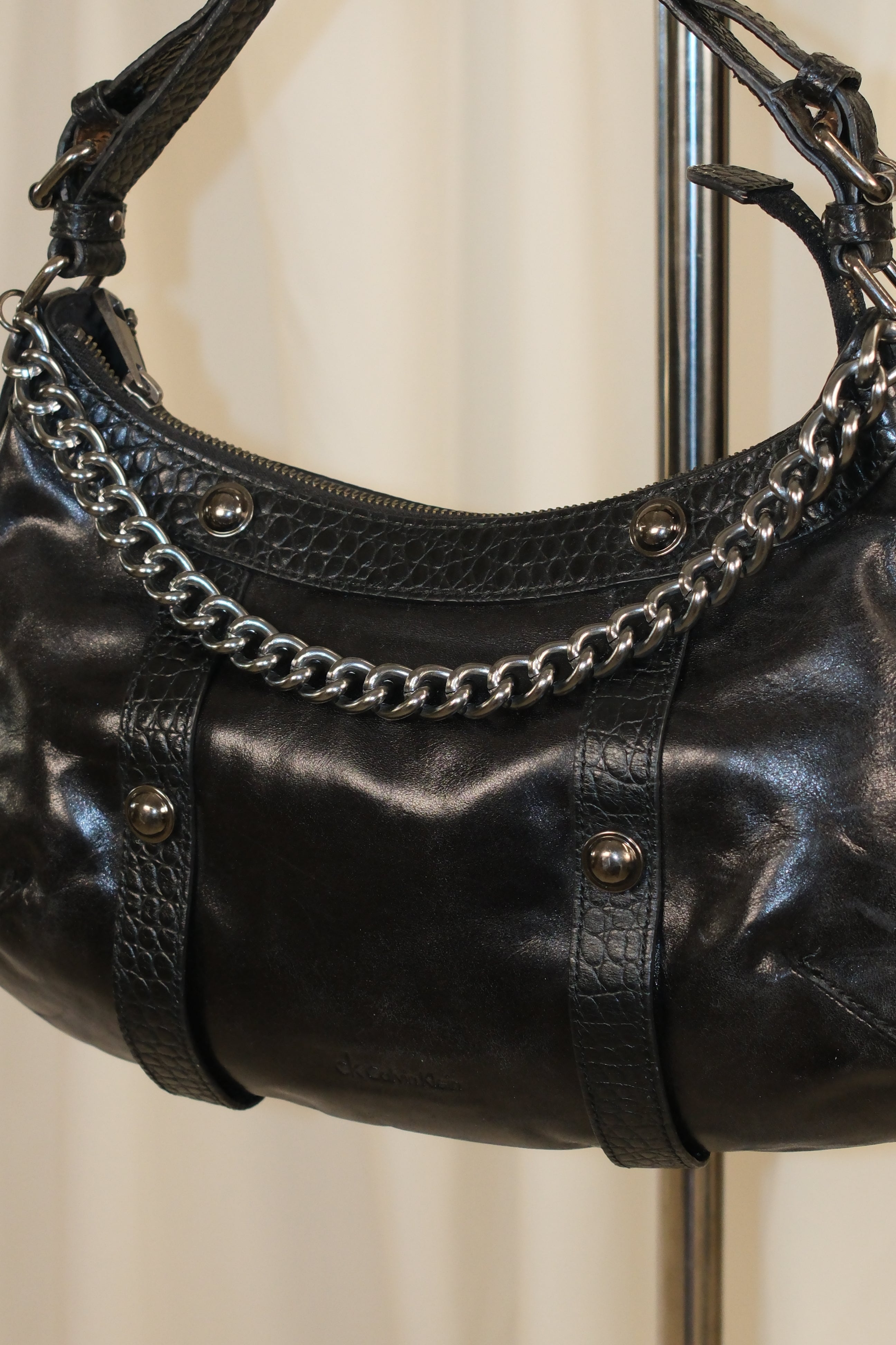 Calvin Klein Black Leather Shoulder Bag with Silver Chain Strap in Rock ’n’ Roll Style