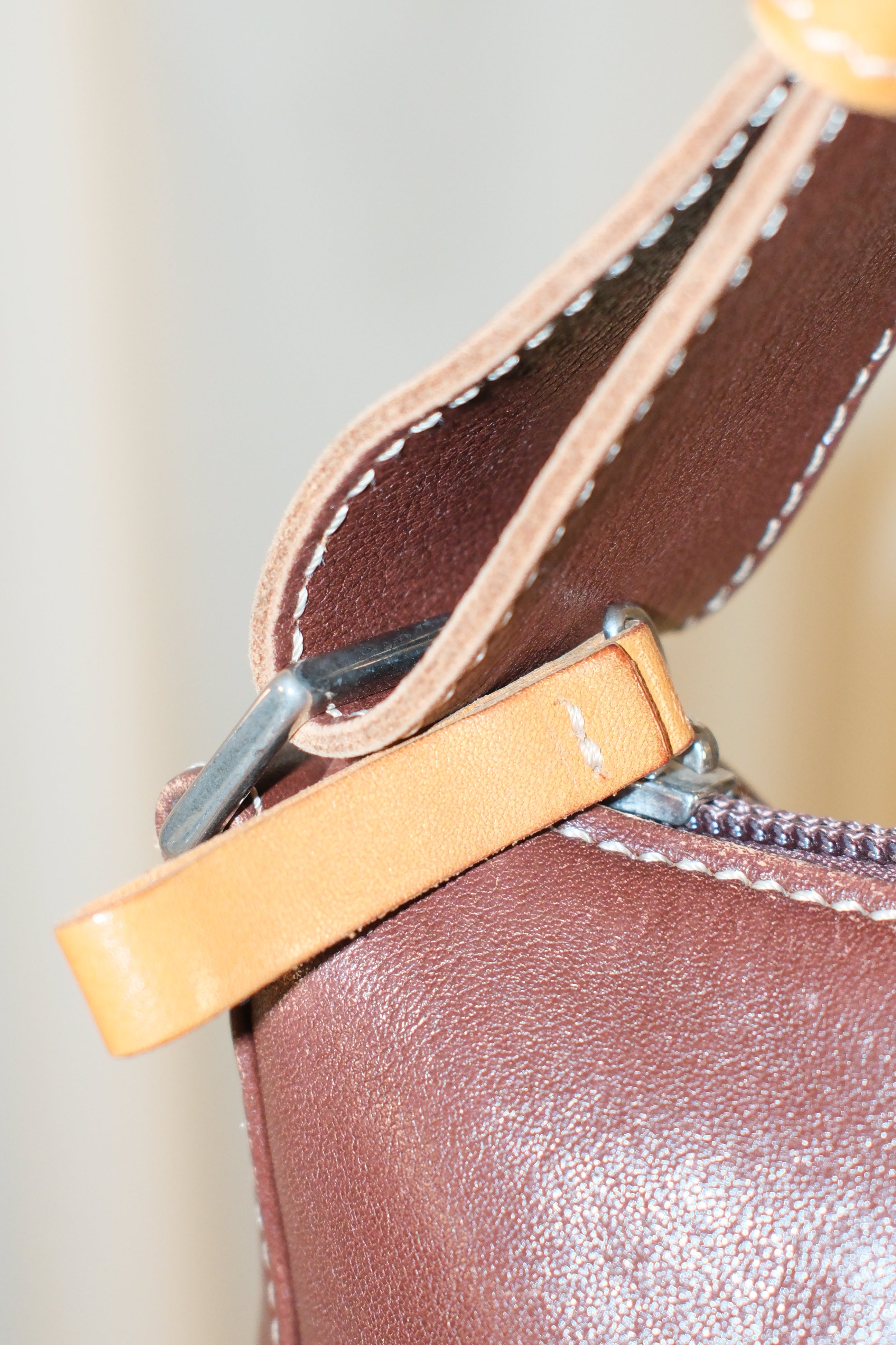 COCCINELLE BOXY LEATHER SHOULDER BAG WITH ADJUSTABLE STRAP