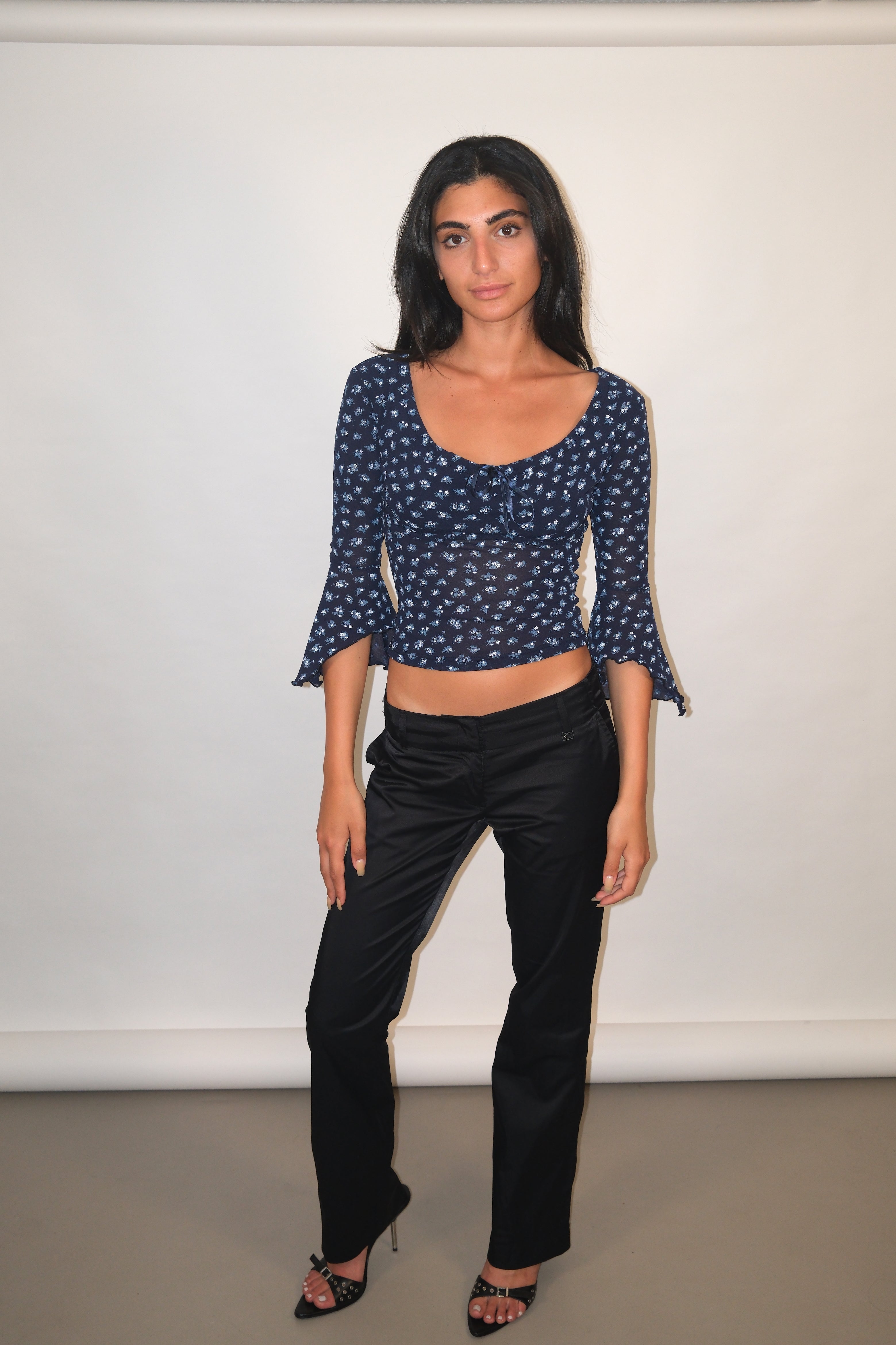 Blue Floral Top With Elbow-Length Sleeves