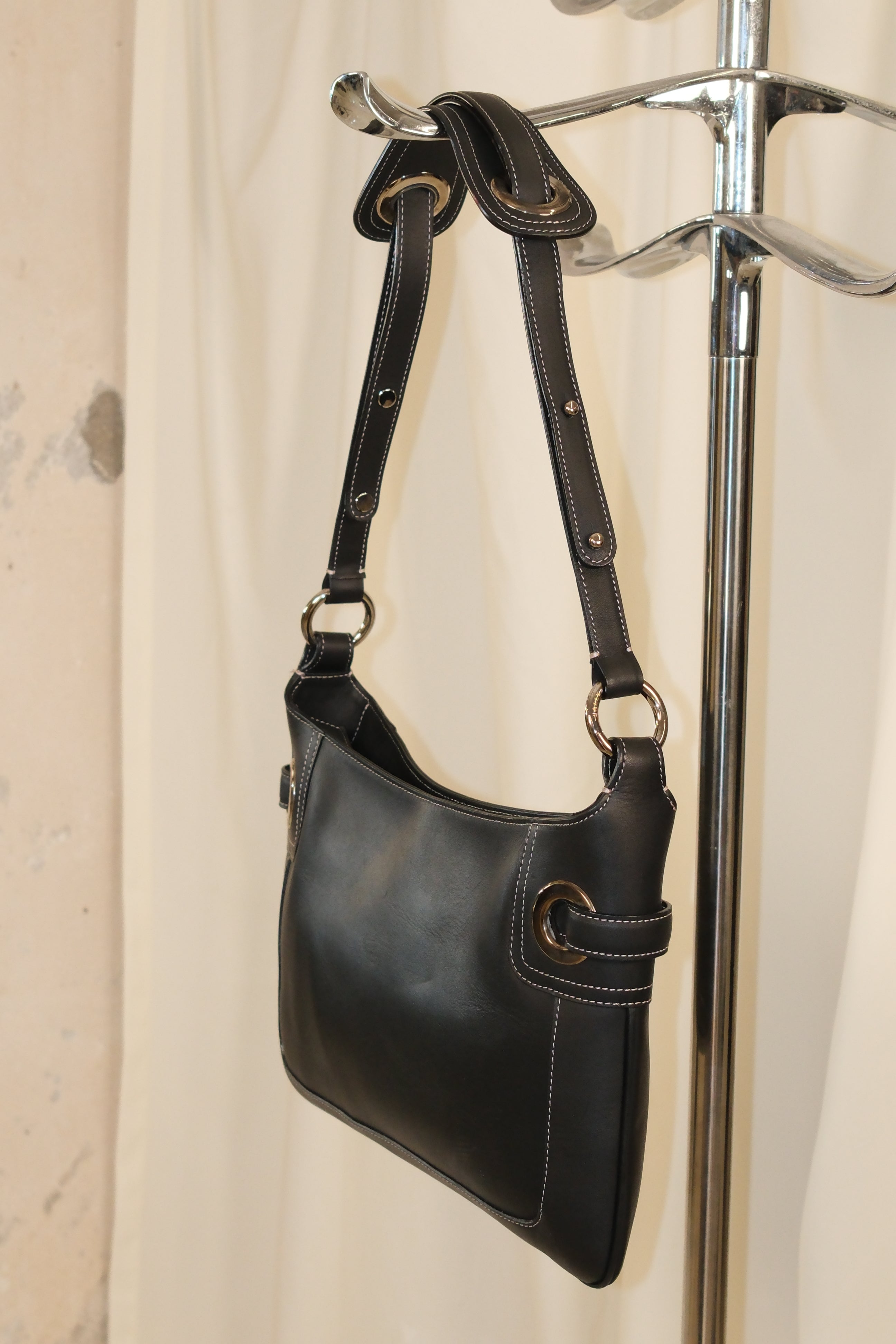Bally black leather shoulder bag with adjustable straps