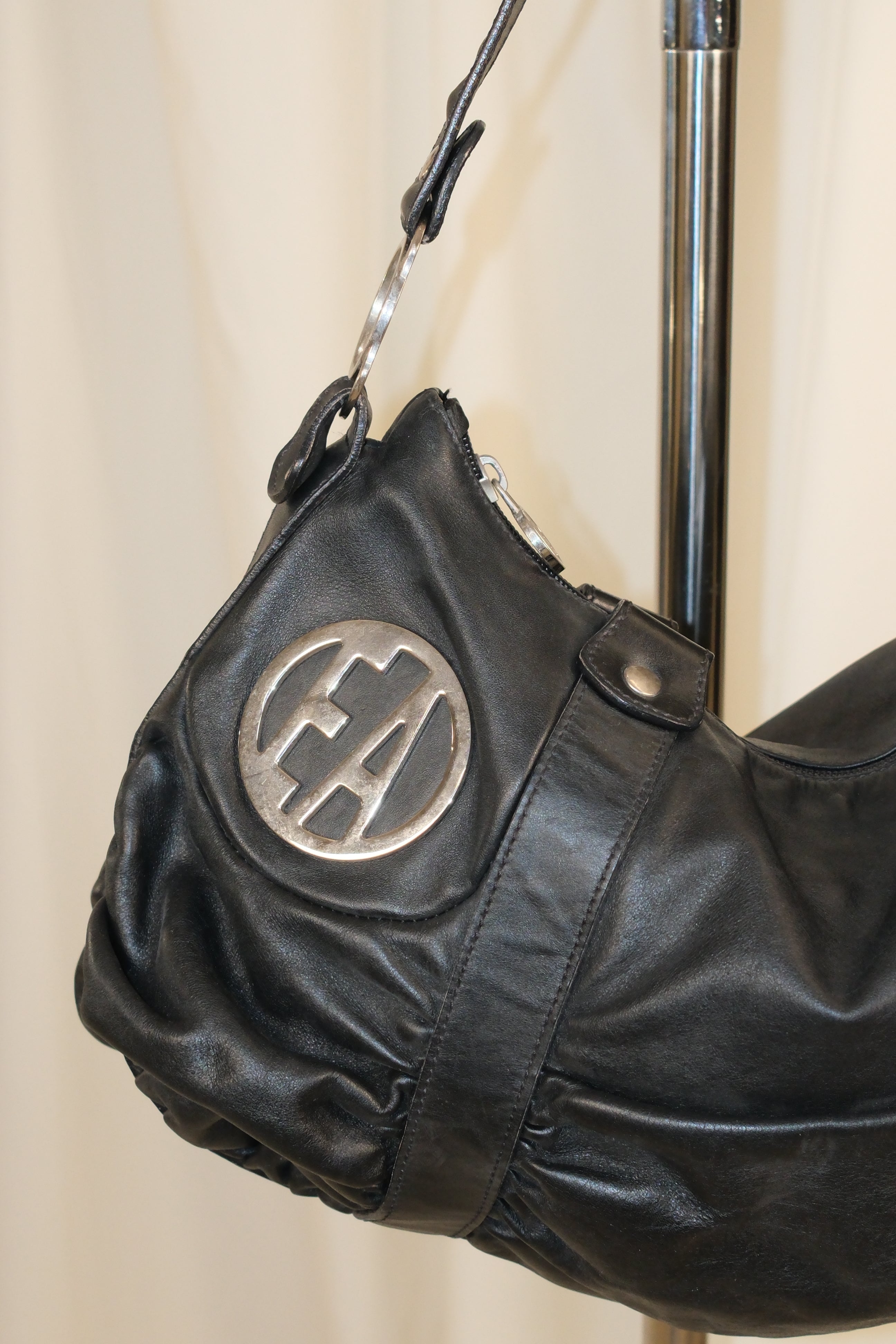 Armani Exchange  leather shoulder bag with EA metal logo