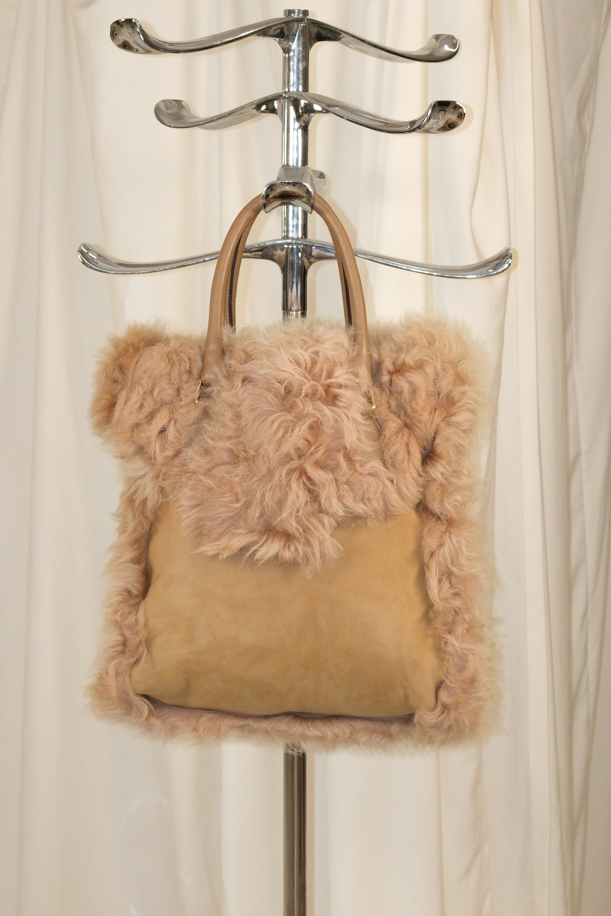 ESCADA SHEARLING FUR LEATHER BAG (COMES WITH CLUTCH)