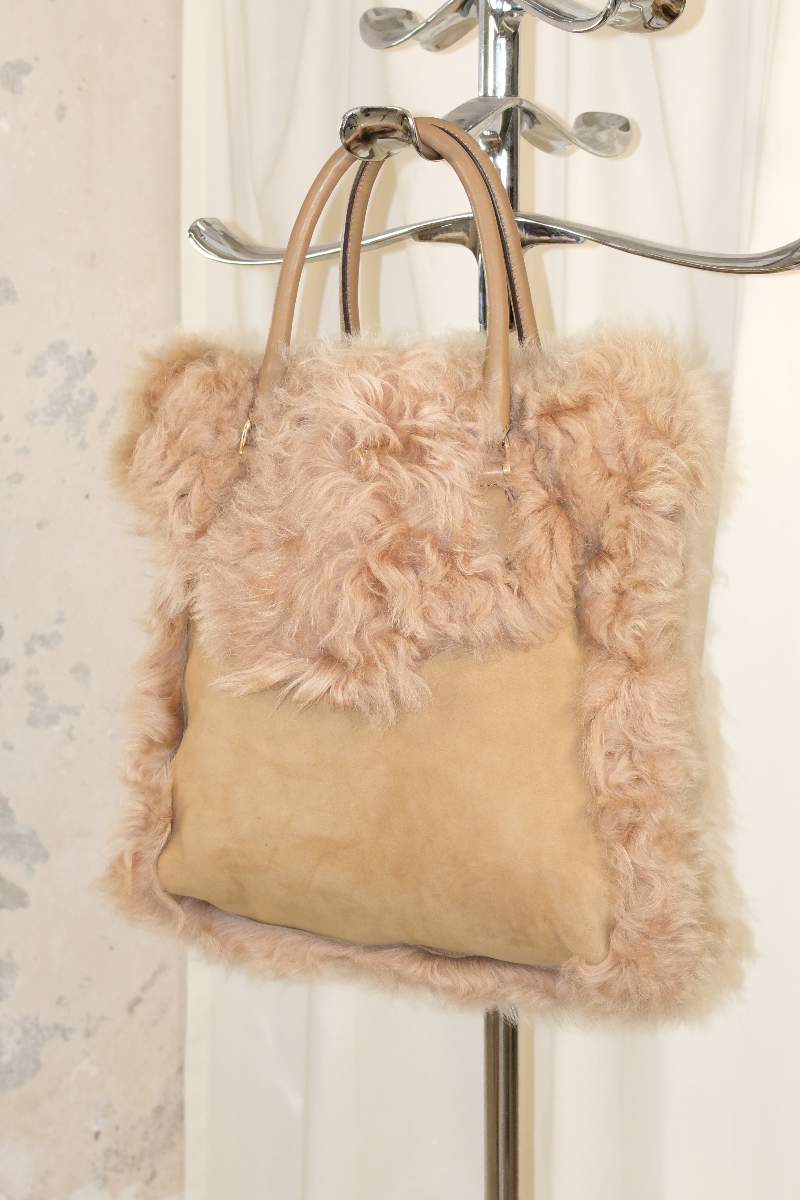 ESCADA SHEARLING FUR LEATHER BAG (COMES WITH CLUTCH)