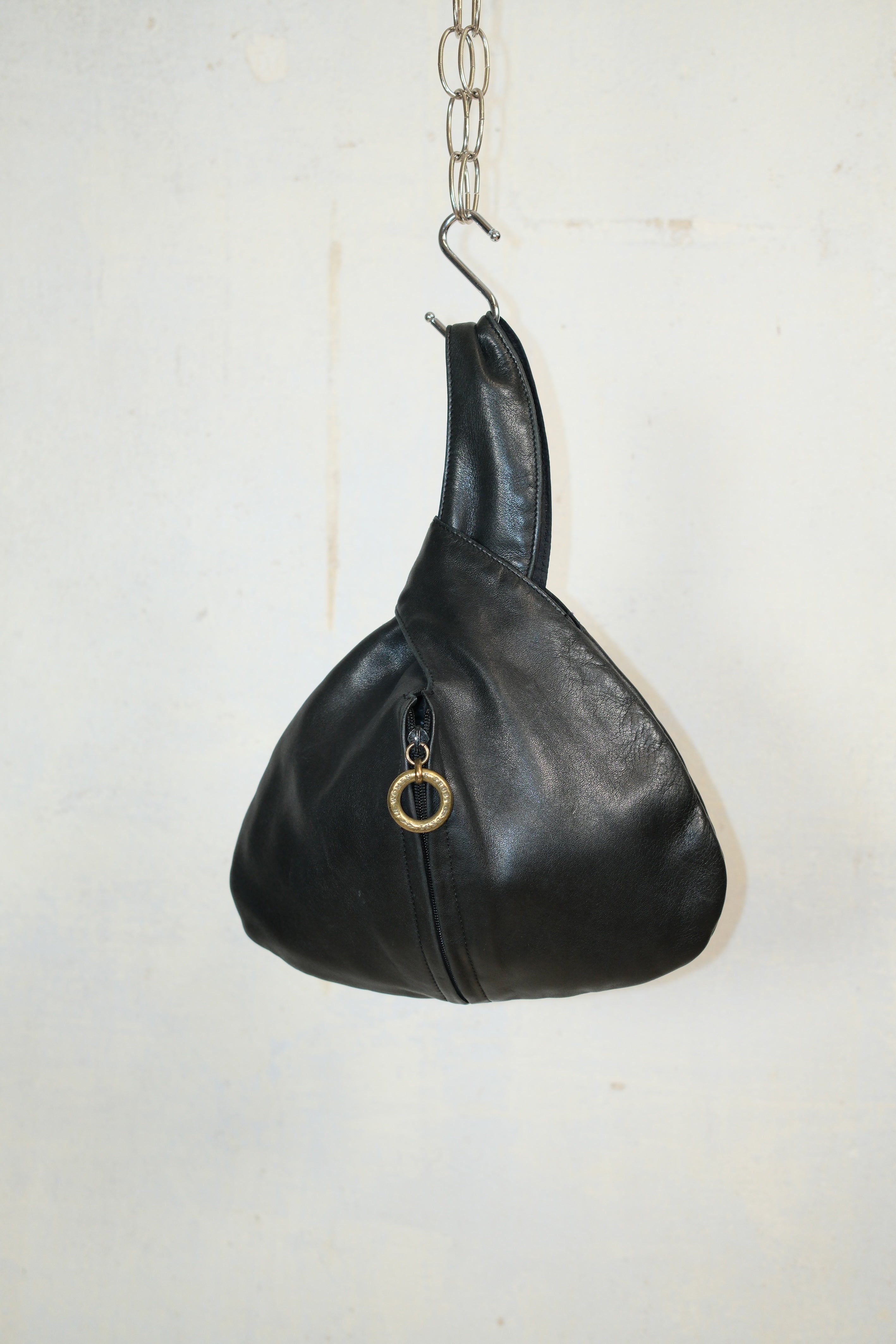 DKNY BLACK LEATHER HANDBAG WITH SINGLE STRAP