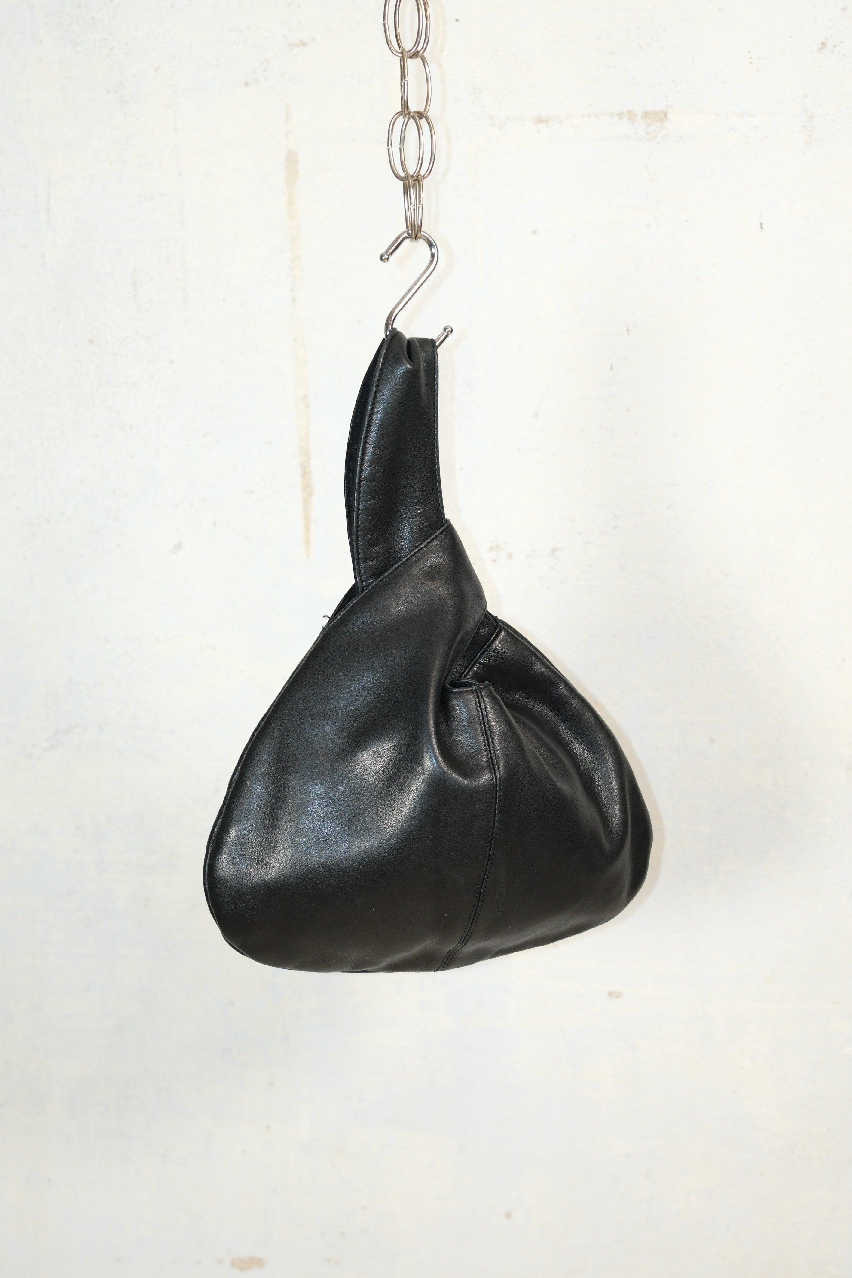 DKNY BLACK LEATHER HANDBAG WITH SINGLE STRAP