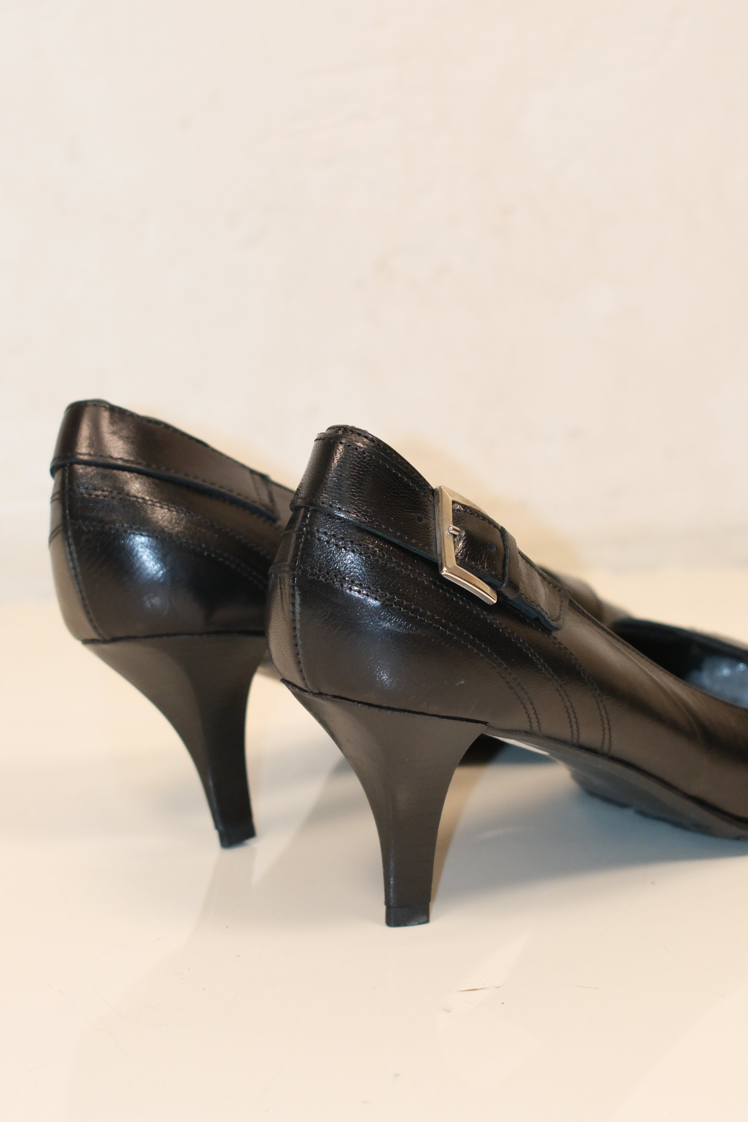 Italian Pointed Kitten Heel Leather Shoes with Buckles, Size 40