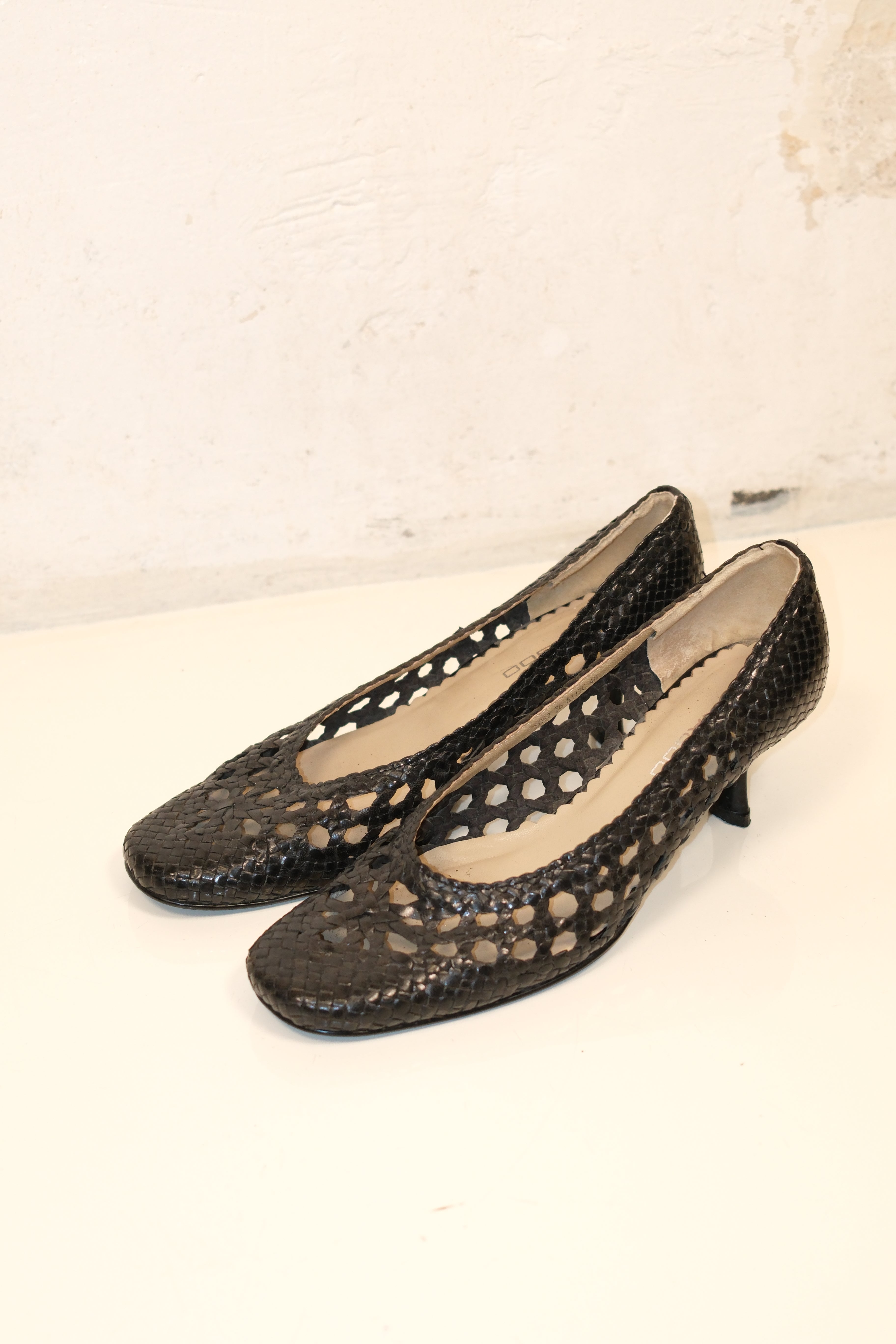 Anagoo Black Woven Leather Heels ,Size 40