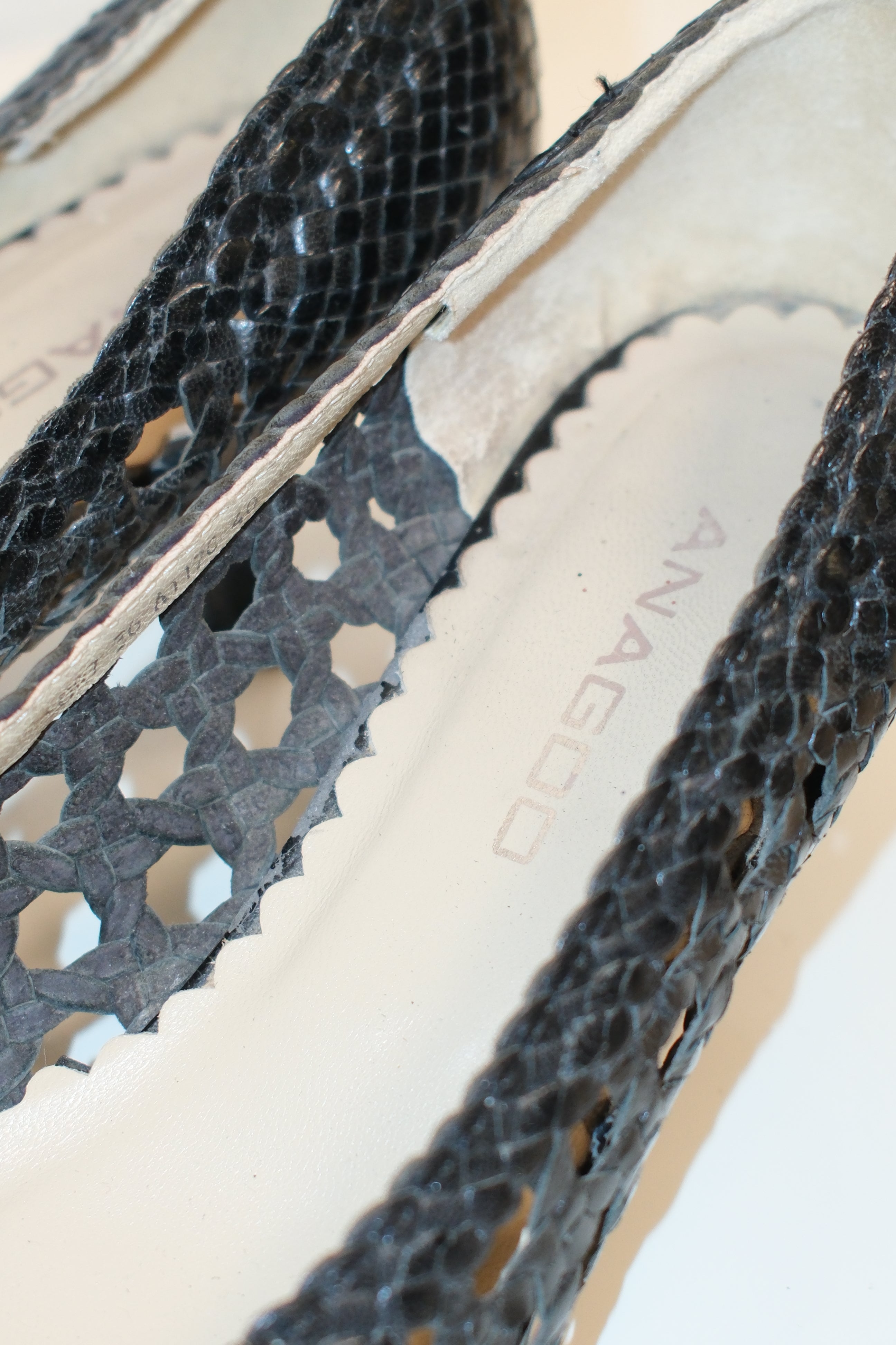 Anagoo Black Woven Leather Heels ,Size 40