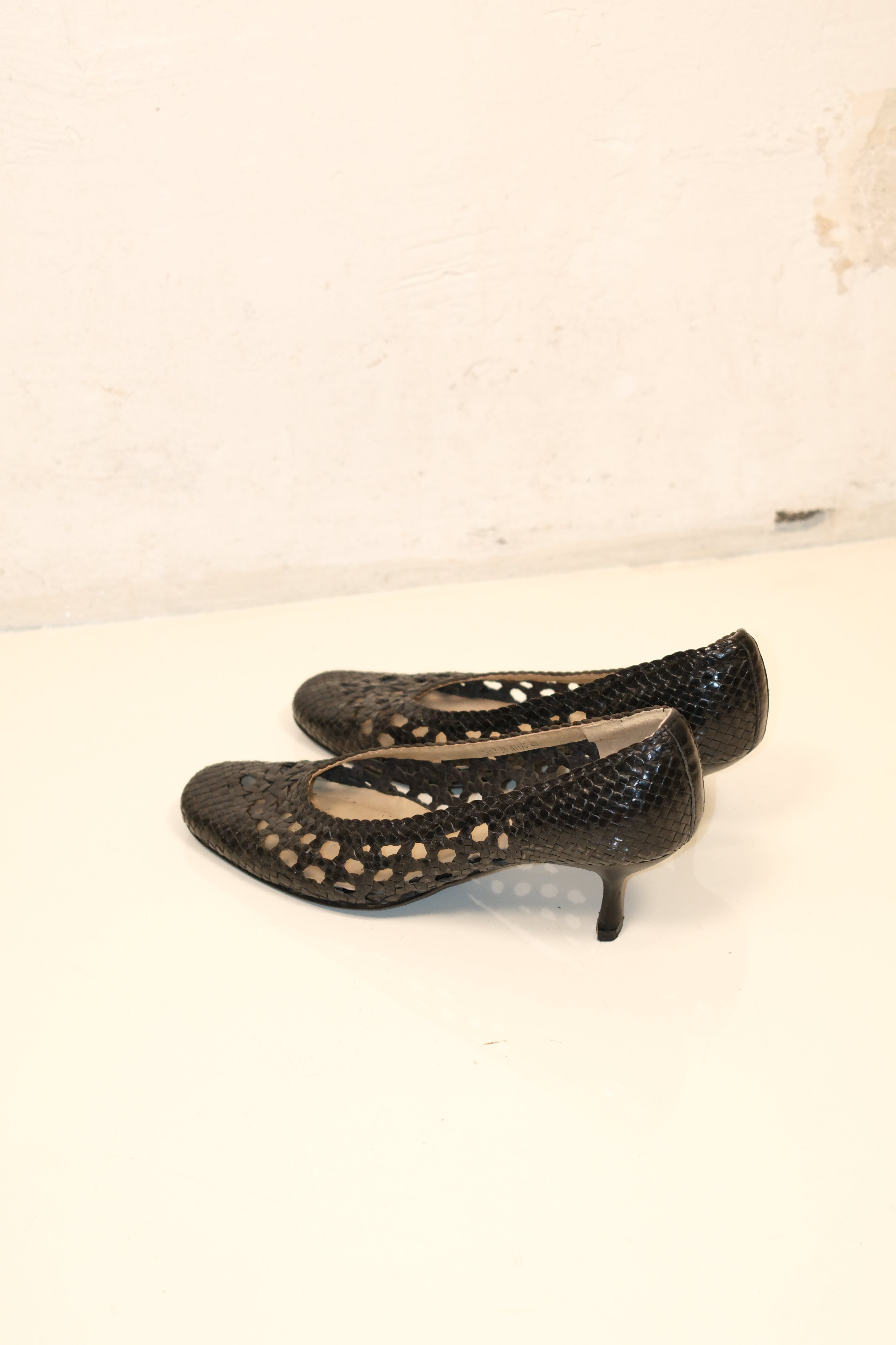 Anagoo Black Woven Leather Heels ,Size 40