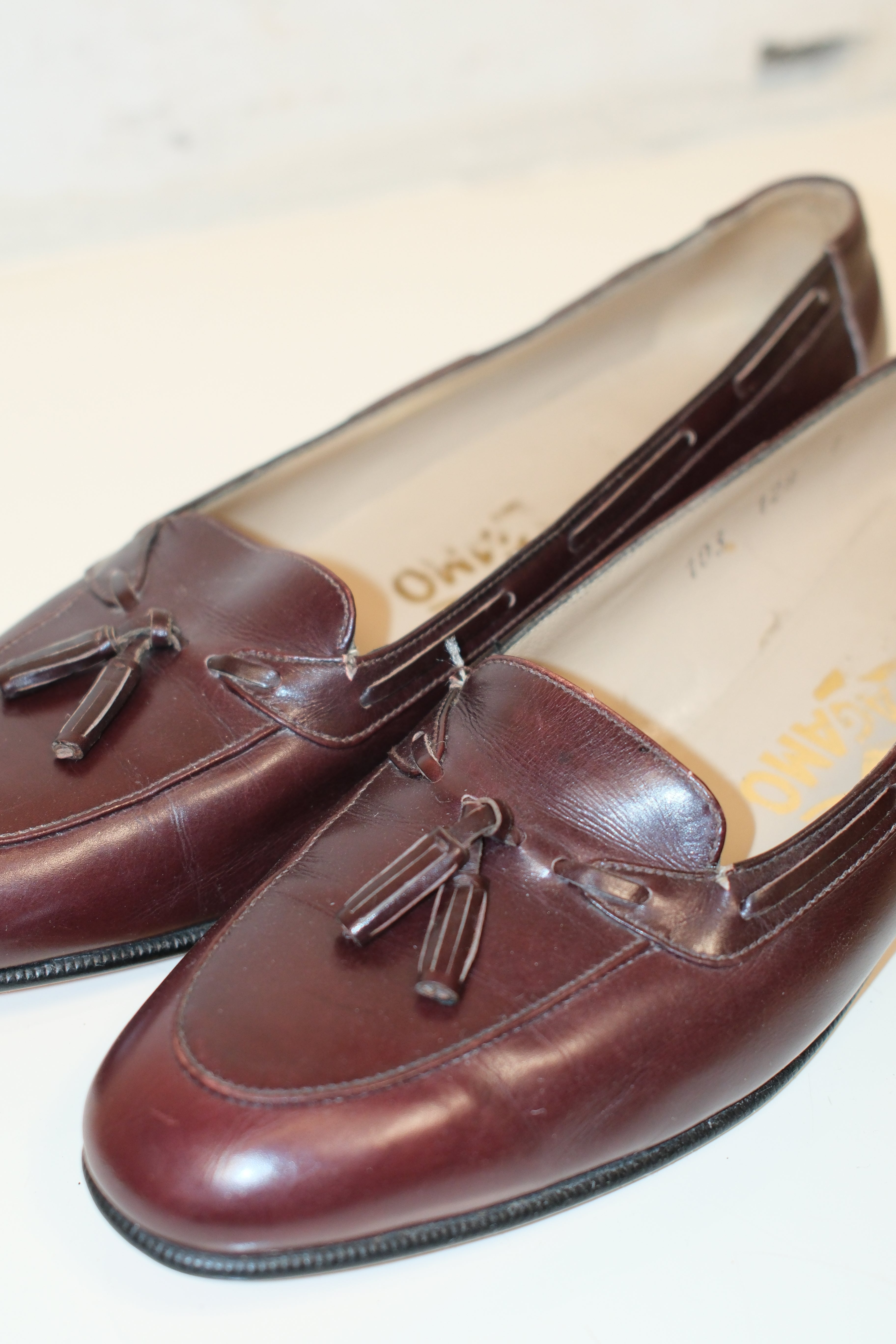 Salvatore Ferragamo classic loafers in burgundy leather size 37.5