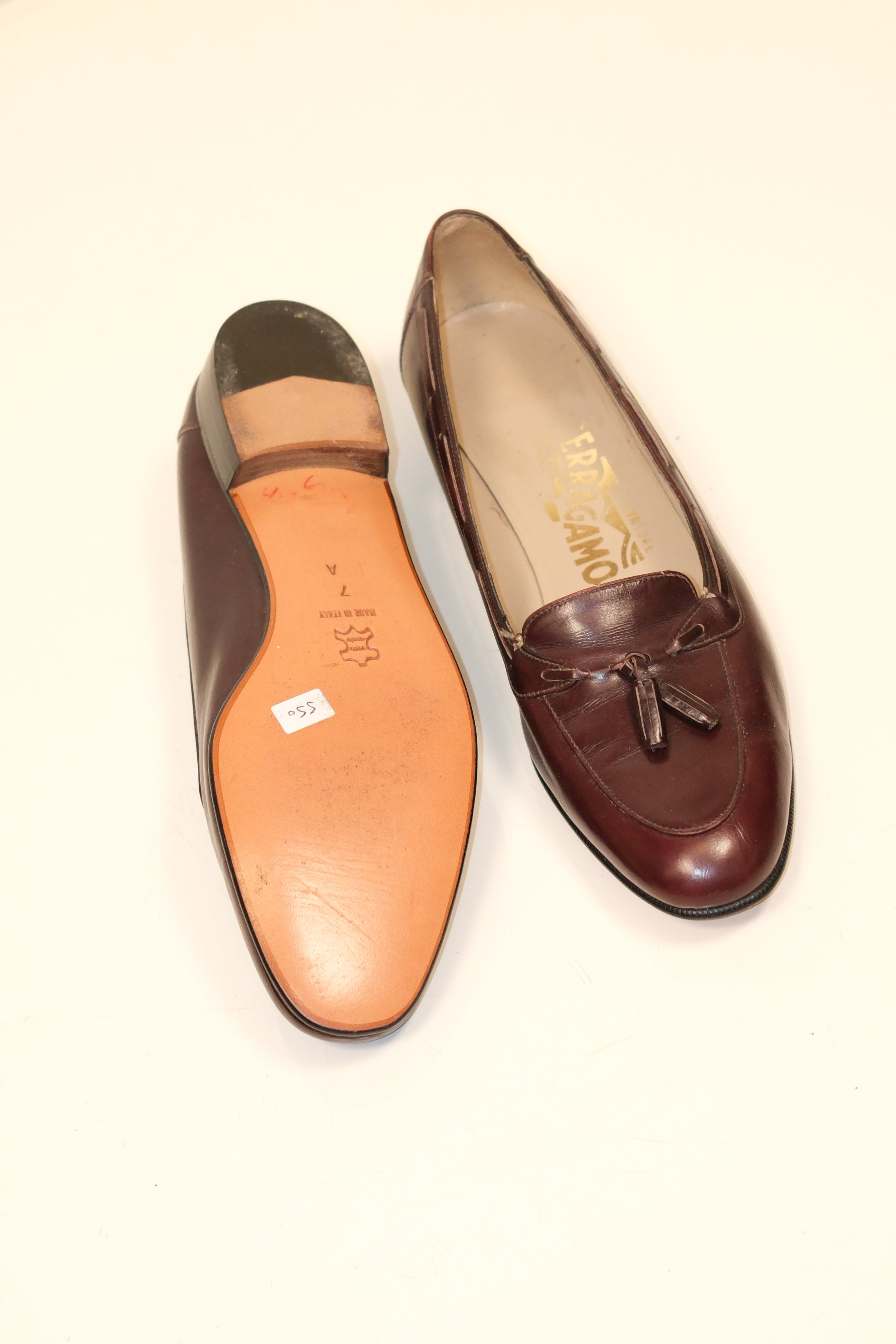 Salvatore Ferragamo classic loafers in burgundy leather size 37.5