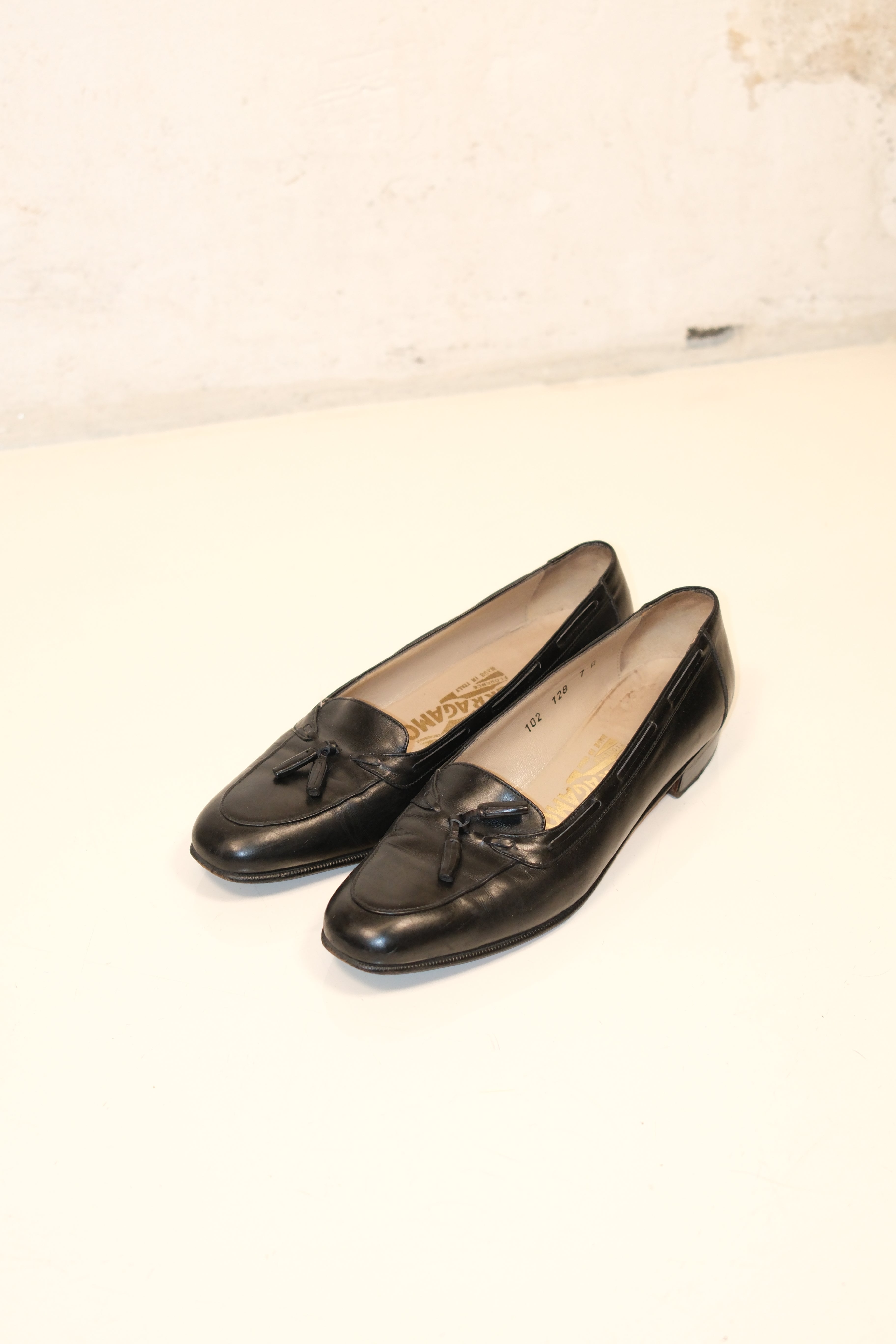 Salvatore Ferragamo classic loafers in black leather size 37.5