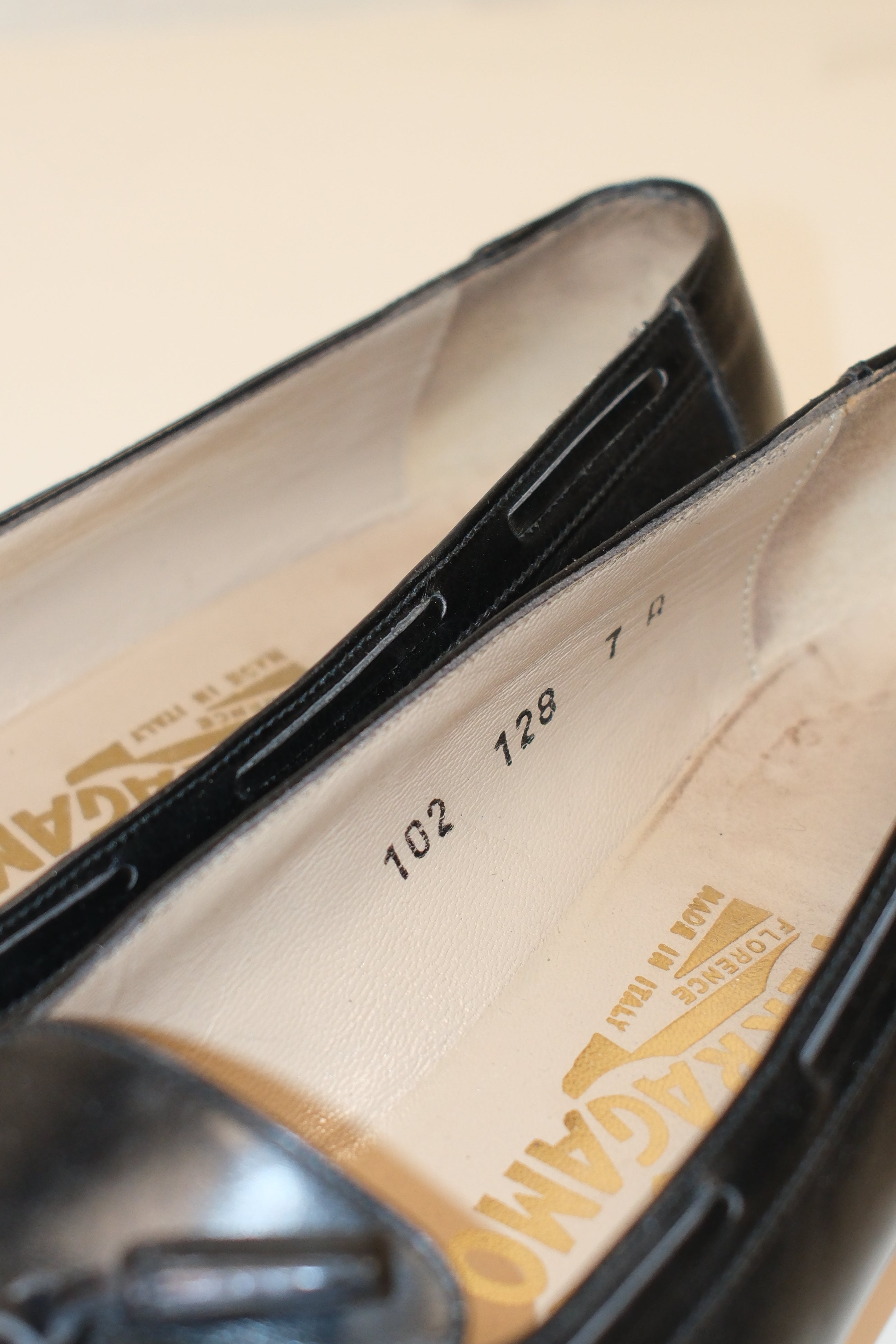 Salvatore Ferragamo classic loafers in black leather size 37.5
