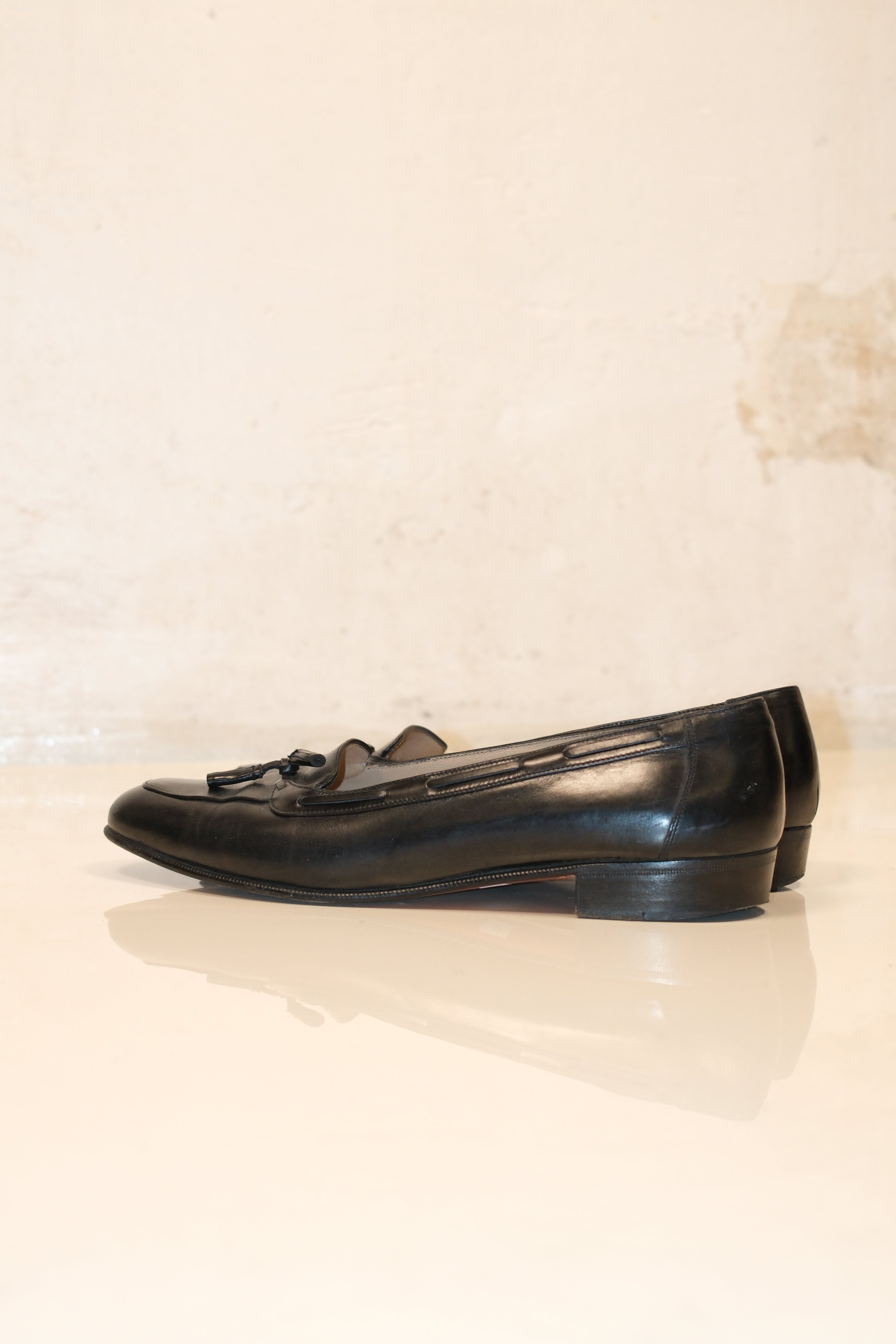 Salvatore Ferragamo classic loafers in black leather size 37.5