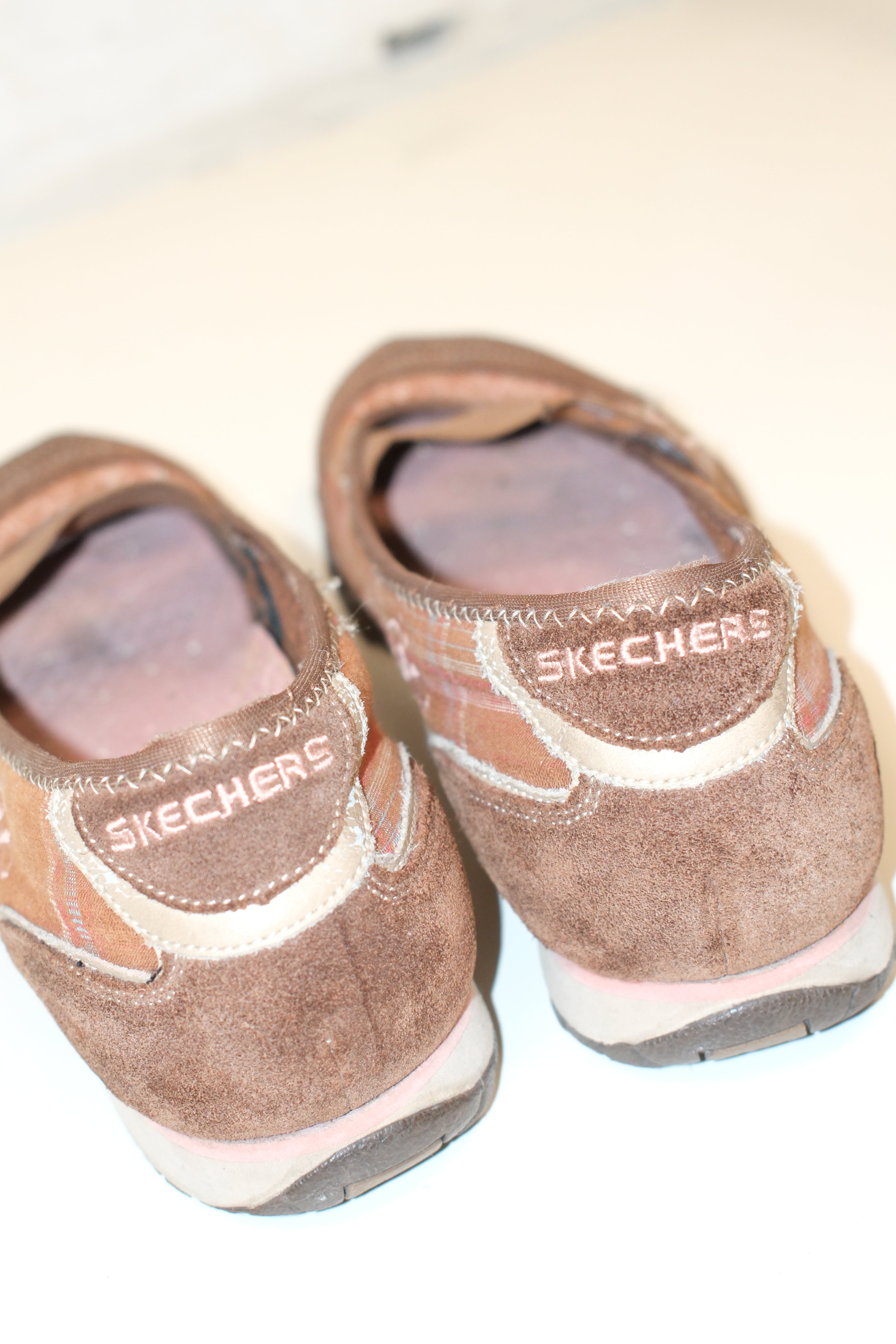 2000s Skechers Brown-Pink Leather & Canvas Mary Jane Shoes (size 38.5)