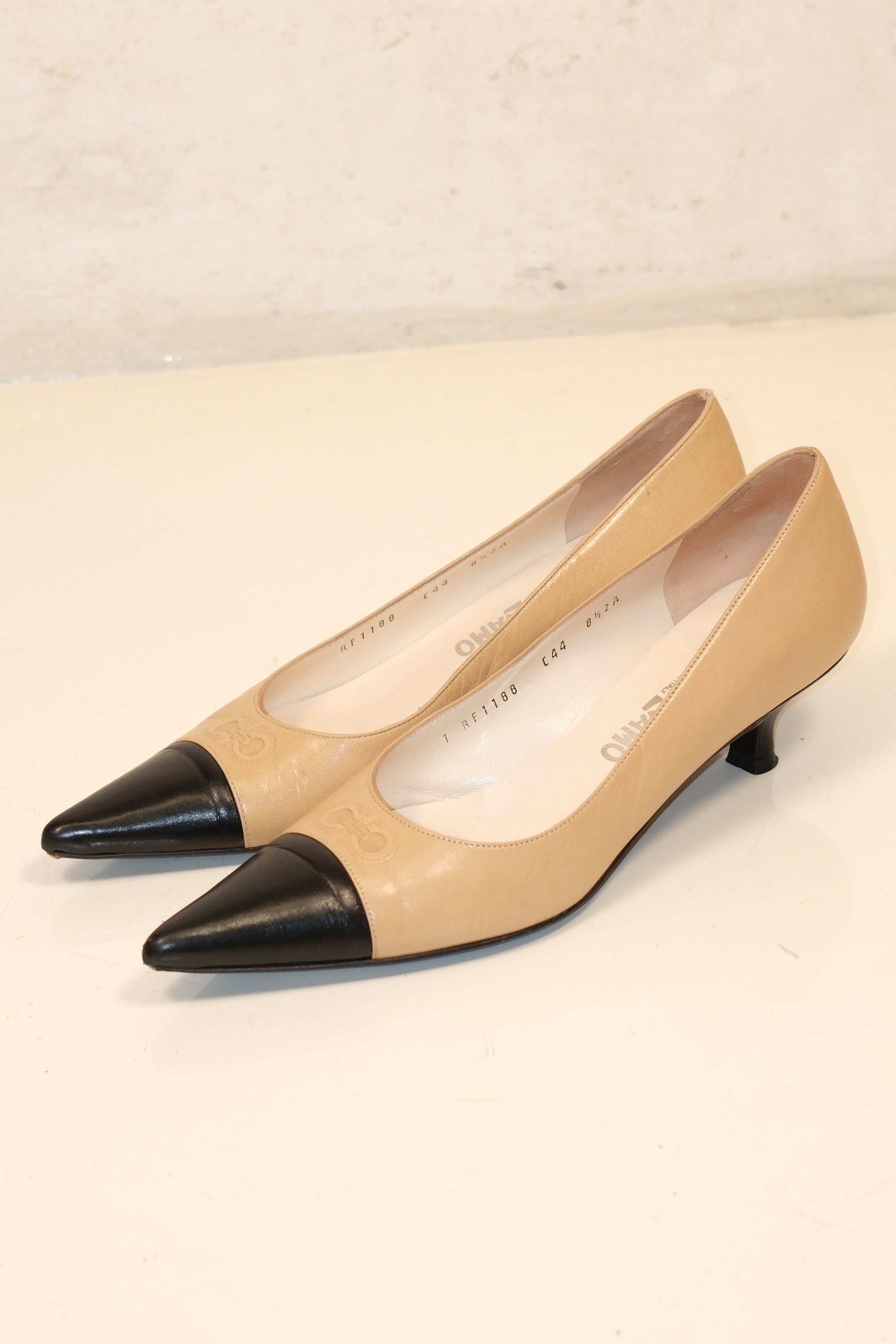 Salvatore Ferragamo Kitten Heel Leather Shoes Black & Cream, Size 37