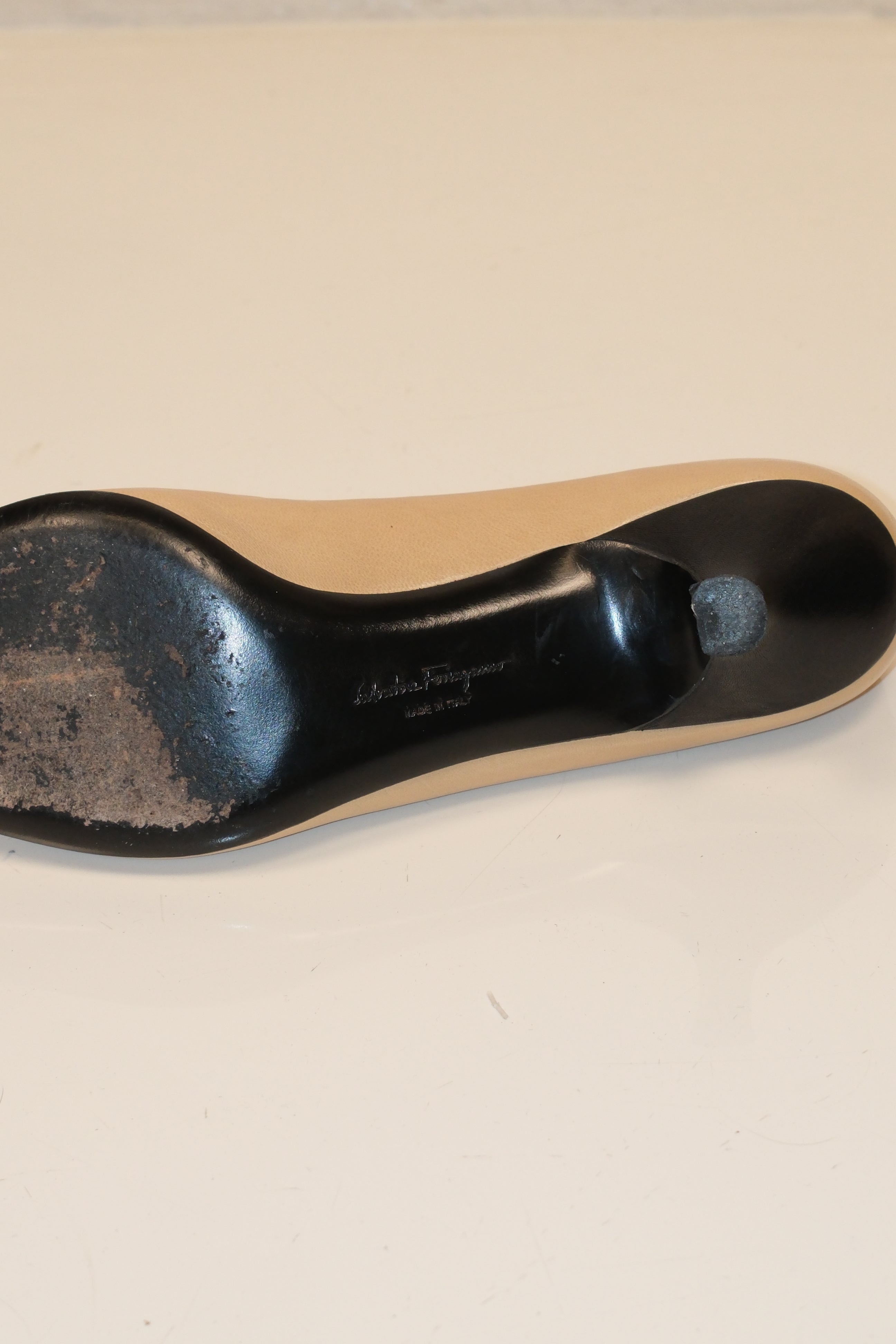 Salvatore Ferragamo Kitten Heel Leather Shoes Black & Cream, Size 37