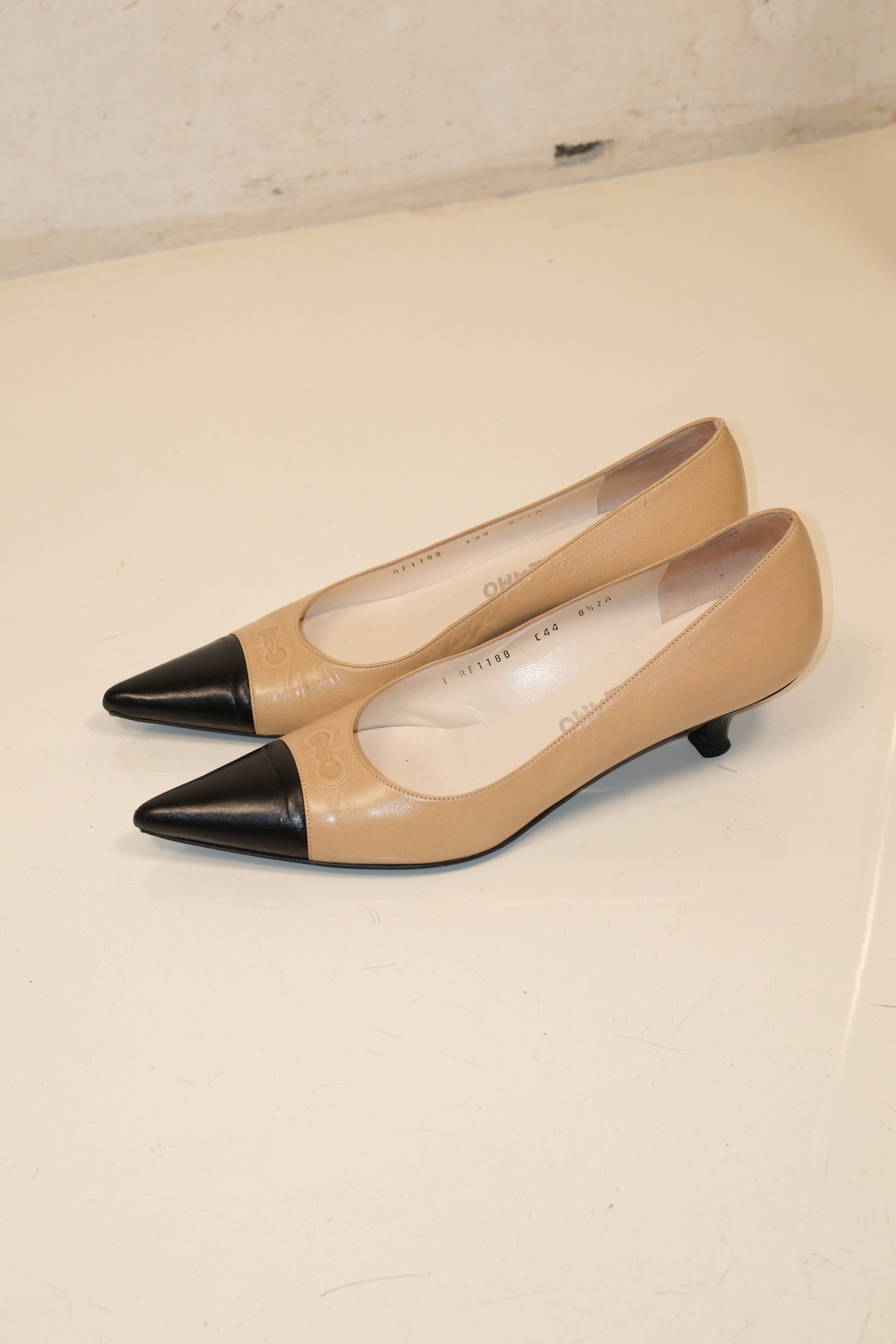 Salvatore Ferragamo Kitten Heel Leather Shoes Black & Cream, Size 37