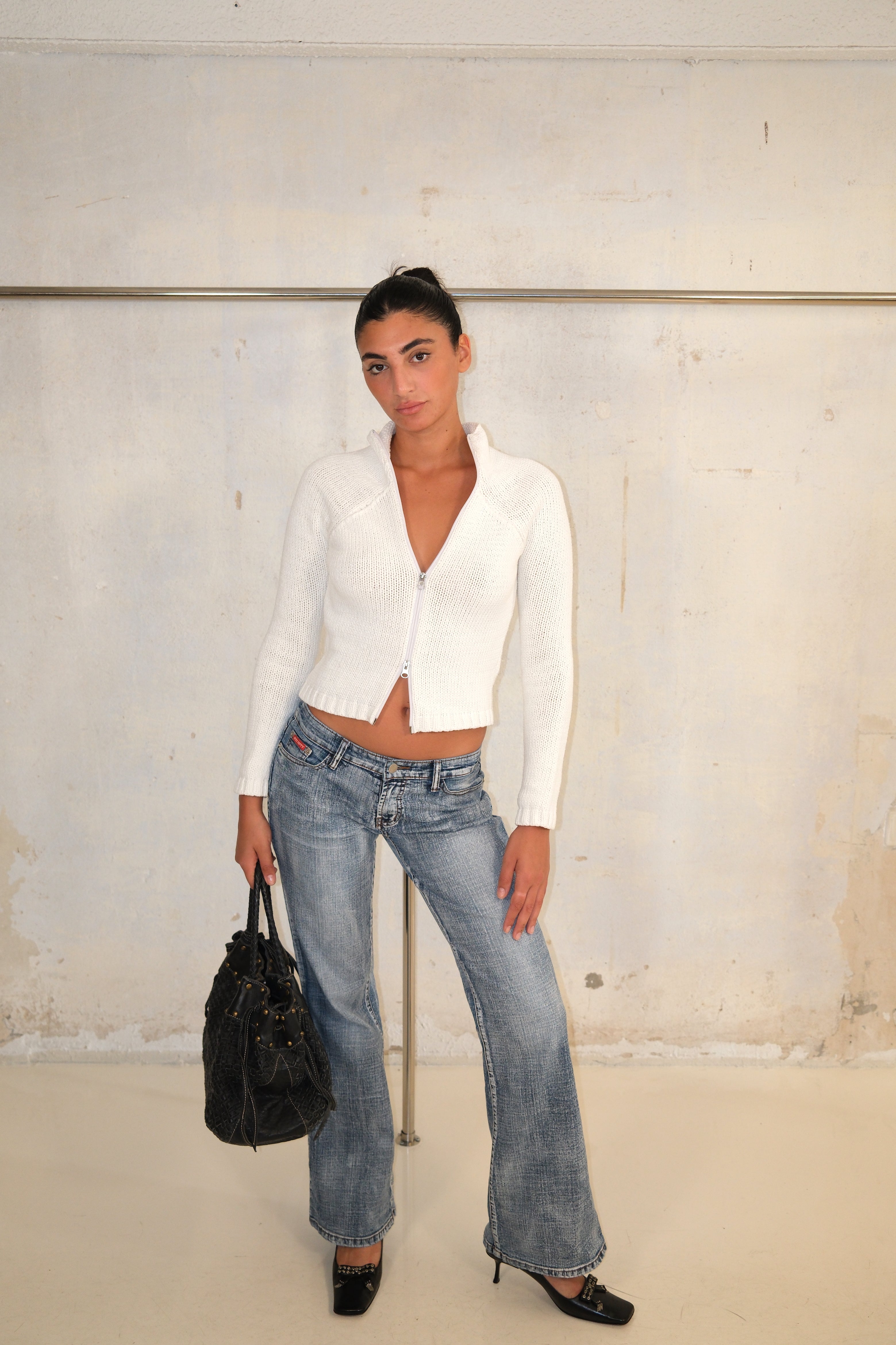 Light Wash Low-Rise Long Jeans Size 36