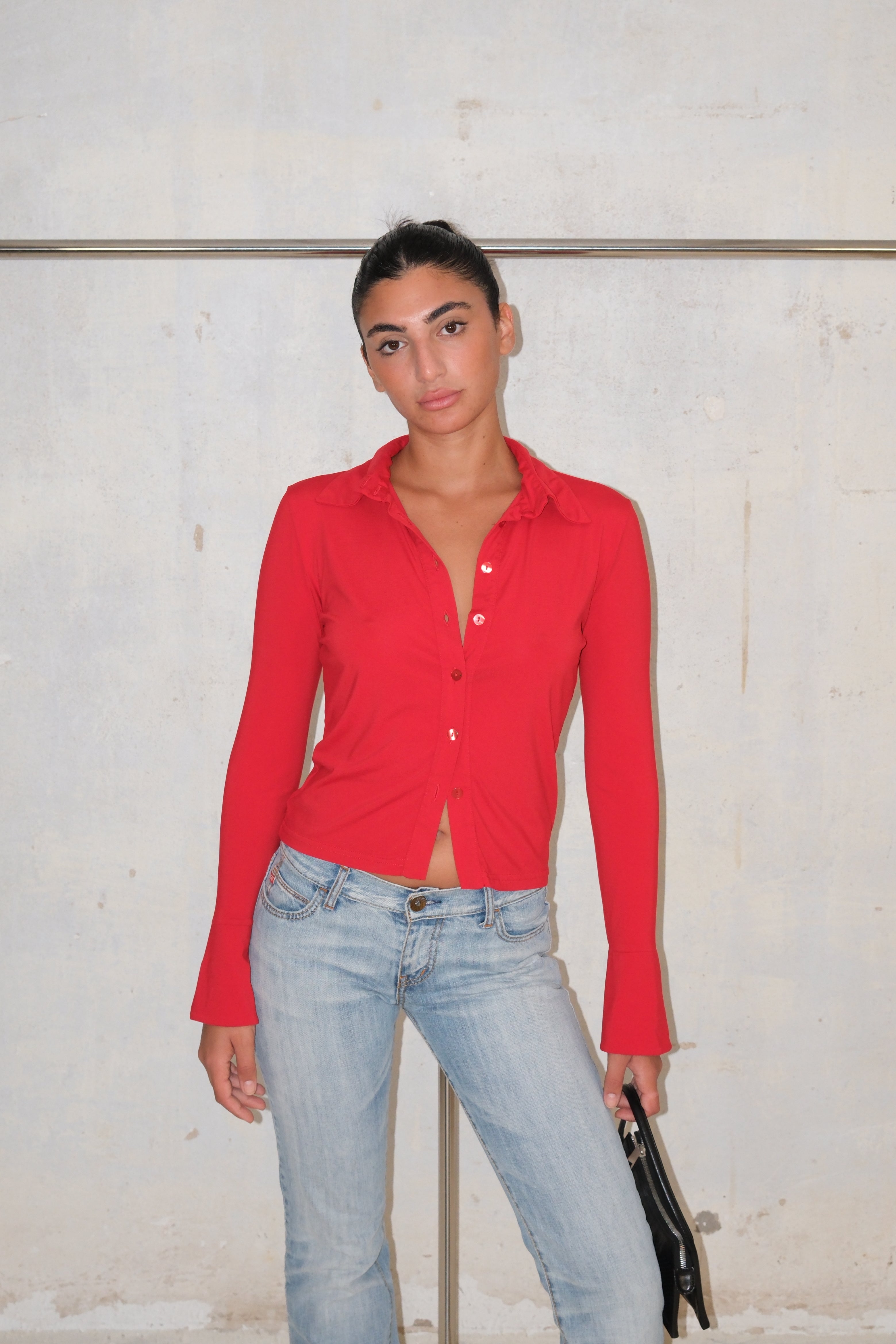 RED SLIM FIT LIGHTWEIGHT BUTTON-UP SHIRT