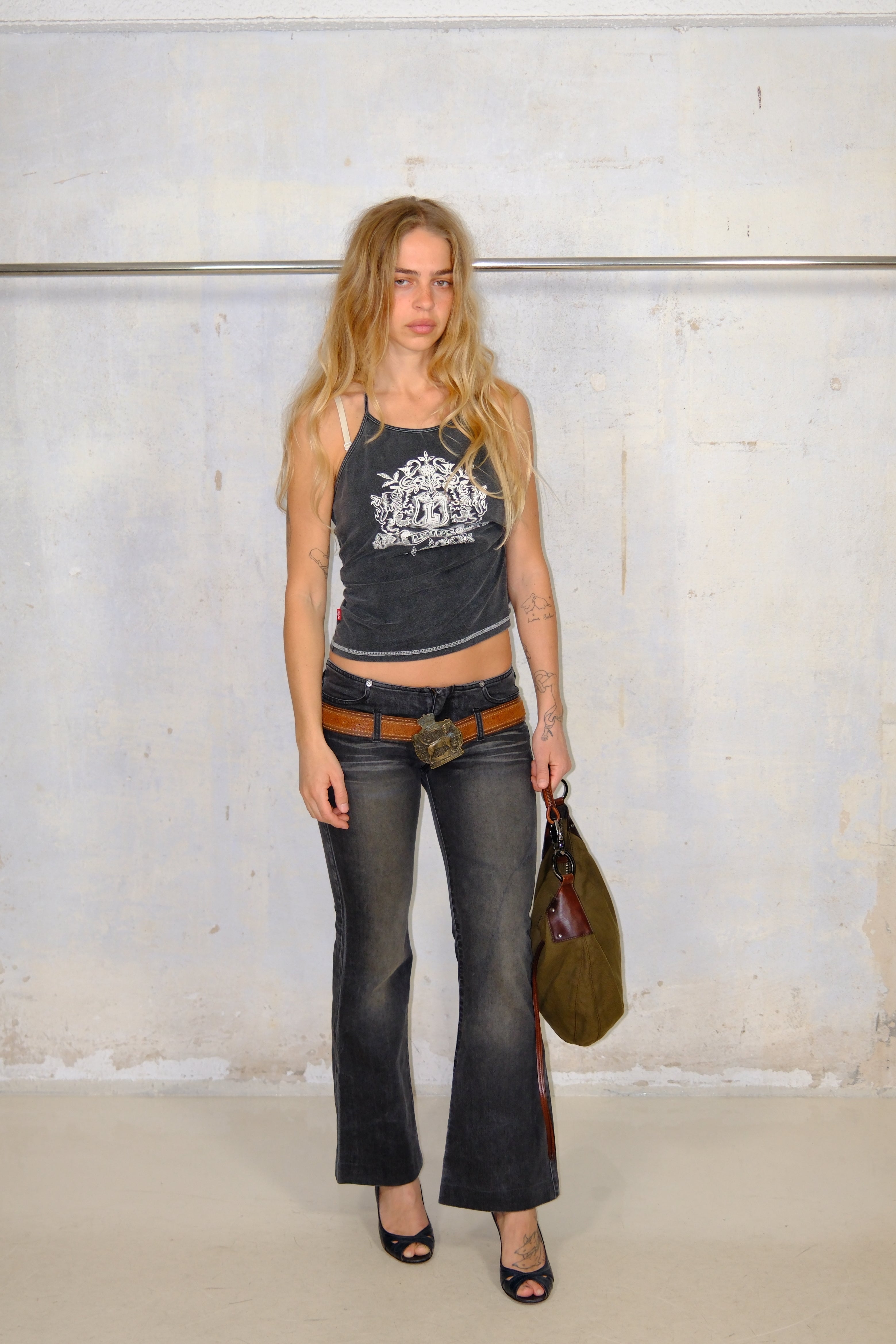 LEVIS GRAPHIC HALTER TOP