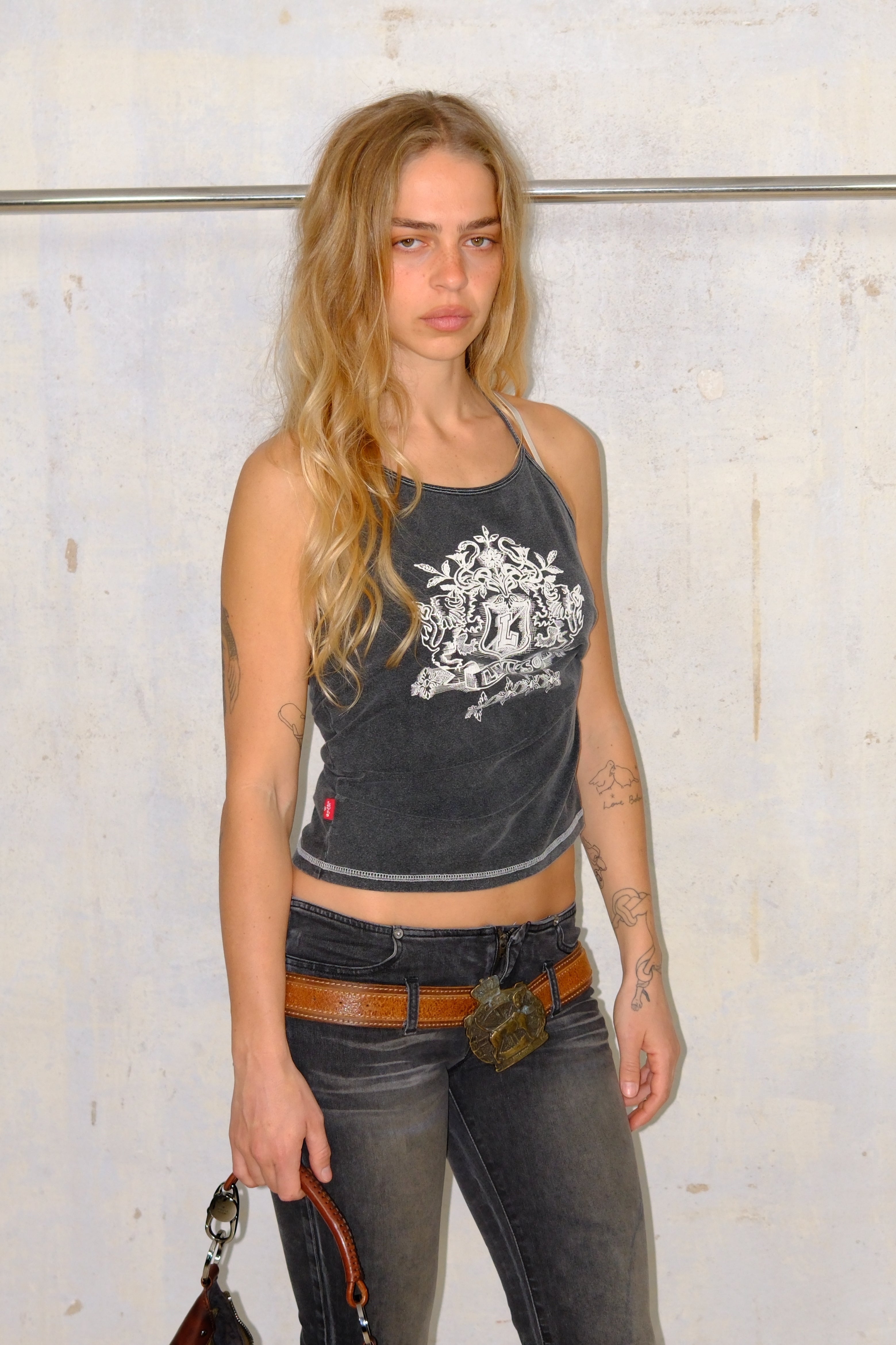 LEVIS GRAPHIC HALTER TOP