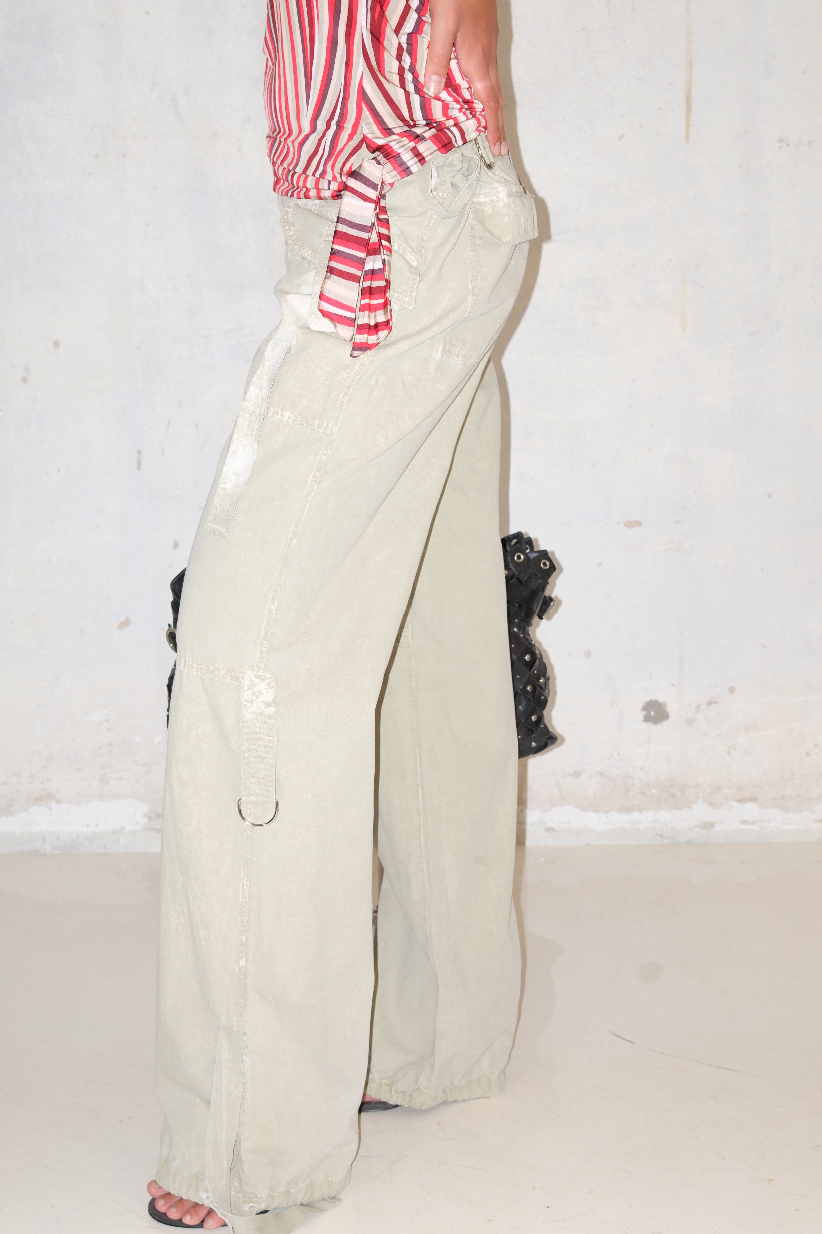 Low-Rise Cargo Pants With Wash Size 37