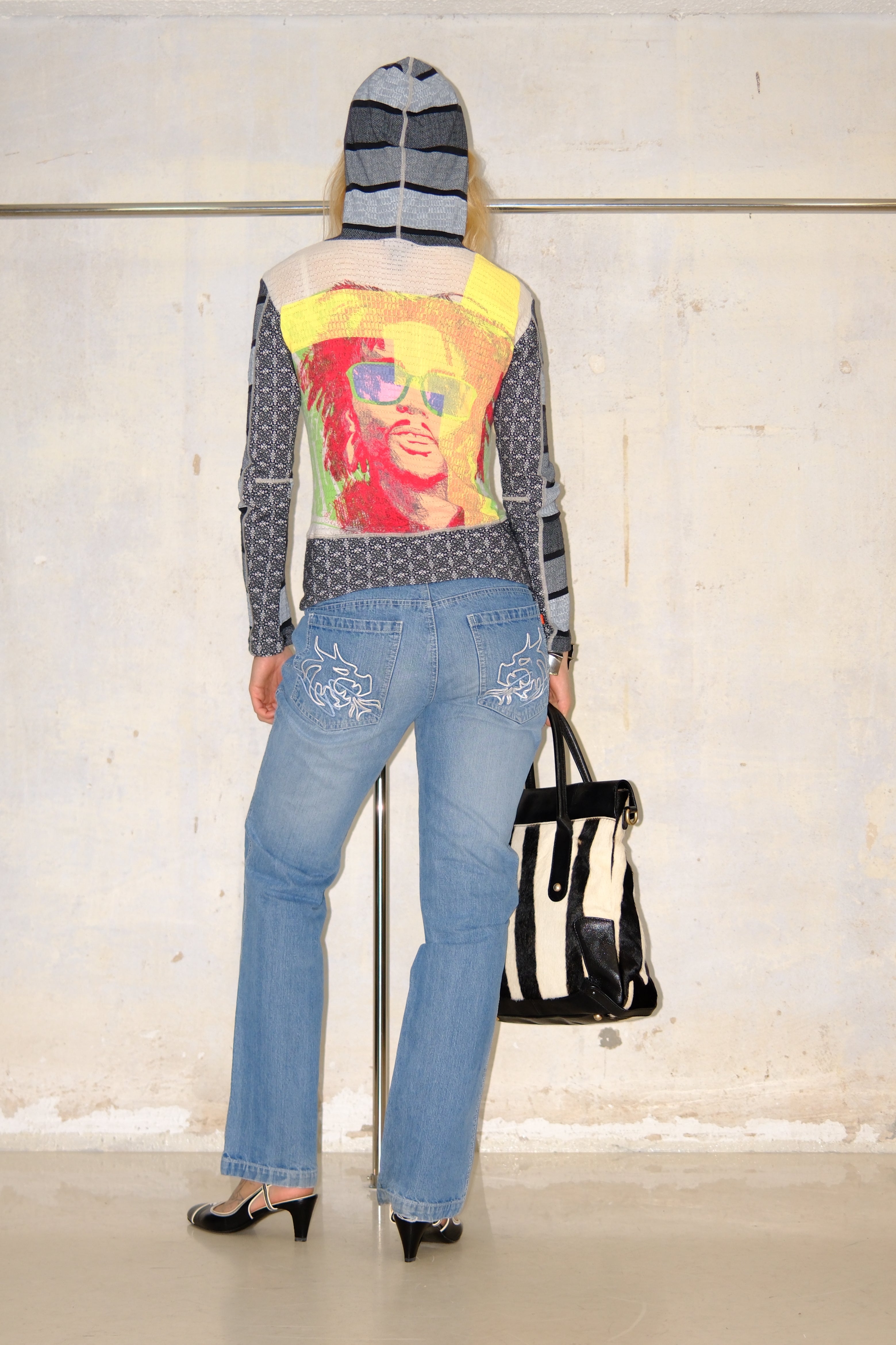DETAILED POCKET LIGHT JEANS SIZE 38-40