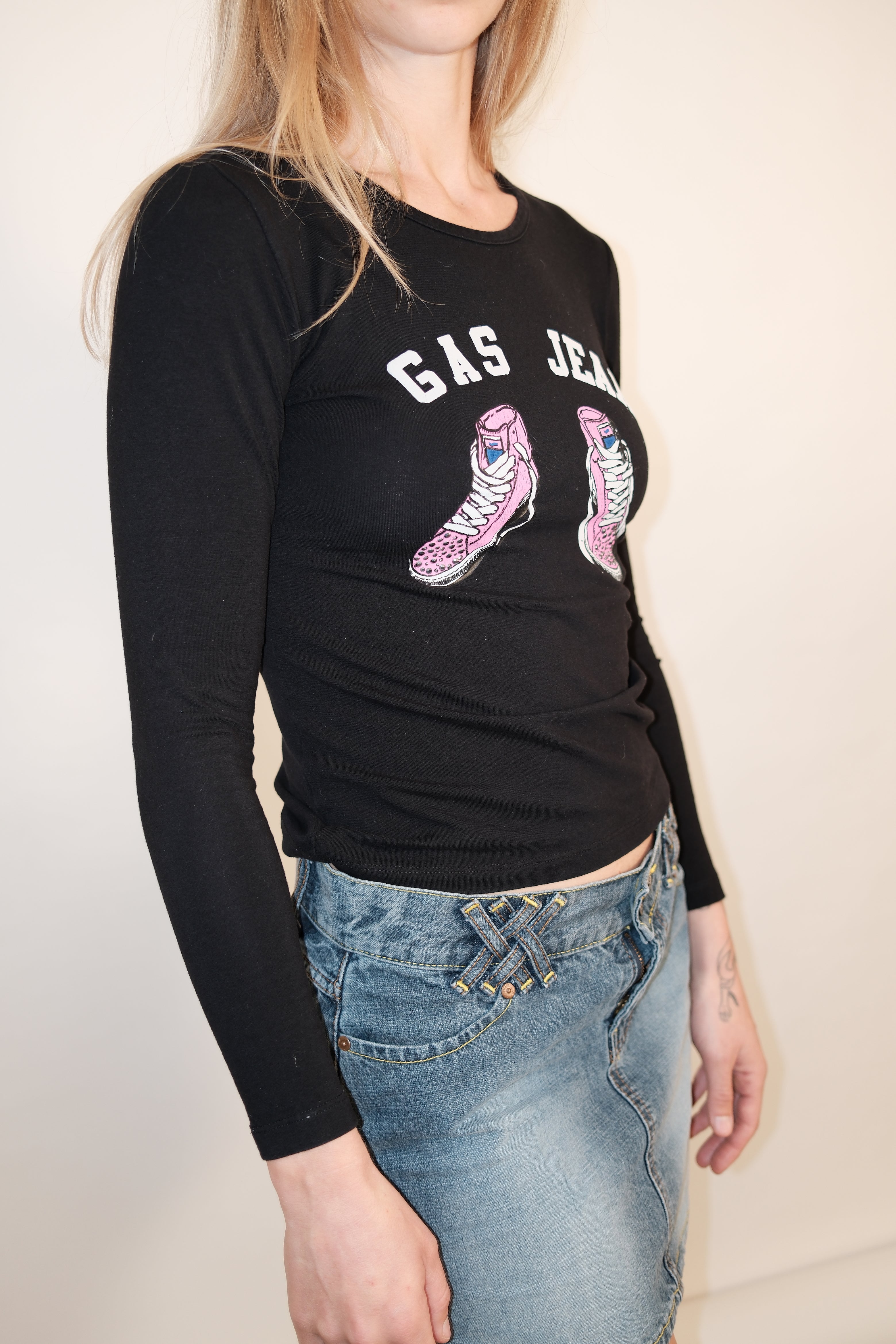 Gas Jeans Black Cropped T-Shirt with Graphic Print